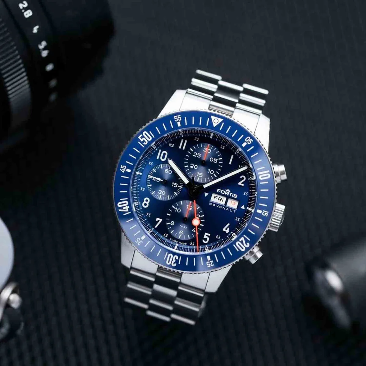 Fortis Novonaut N-42 Cobalt Blue 42 mm Ref. F2040012 - Image 4